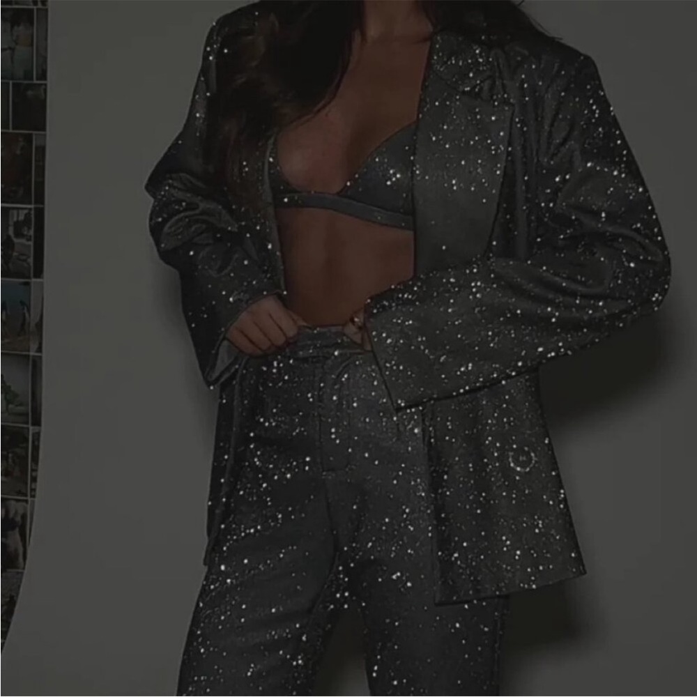 Stylish Women's Black Bra with Glitter Accents